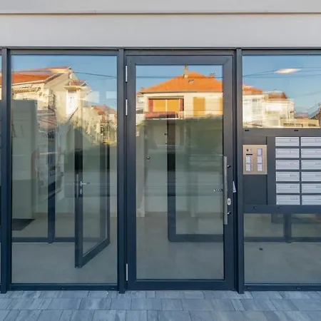 Modern Mediterranean Superior